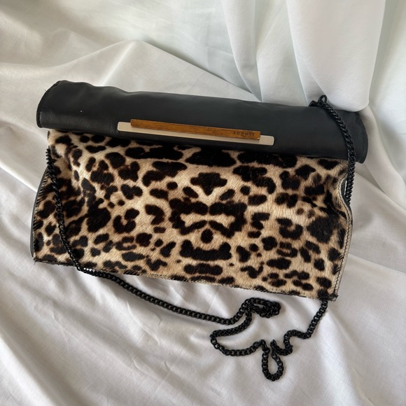 August Cheetah Crossbody/Clutch - Picture 8 of 8